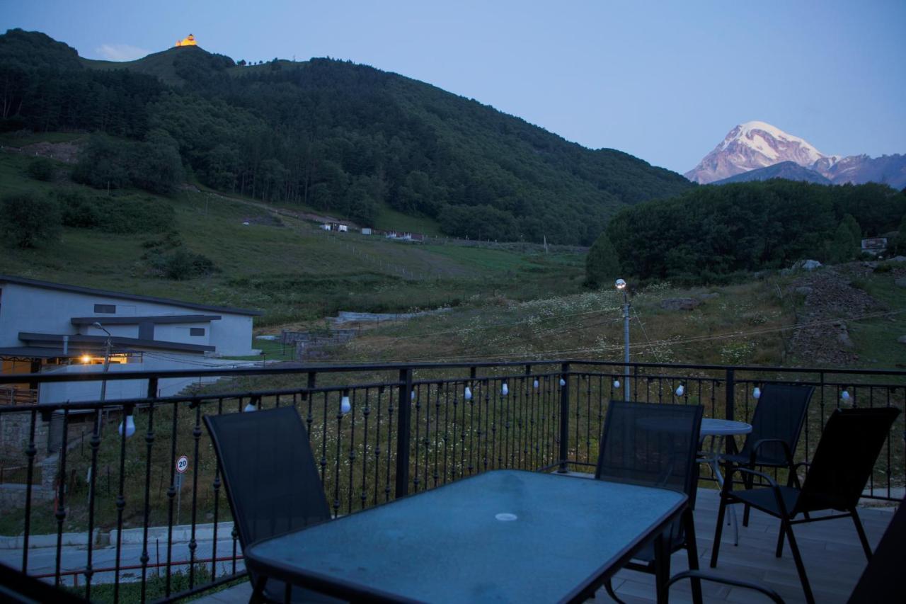 Hotel Geni Kazbegi Экстерьер фото