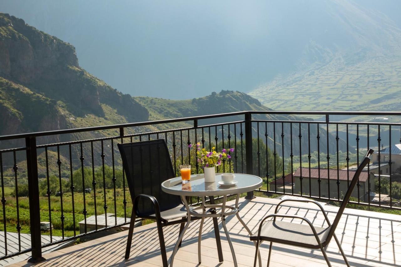 Hotel Geni Kazbegi Экстерьер фото