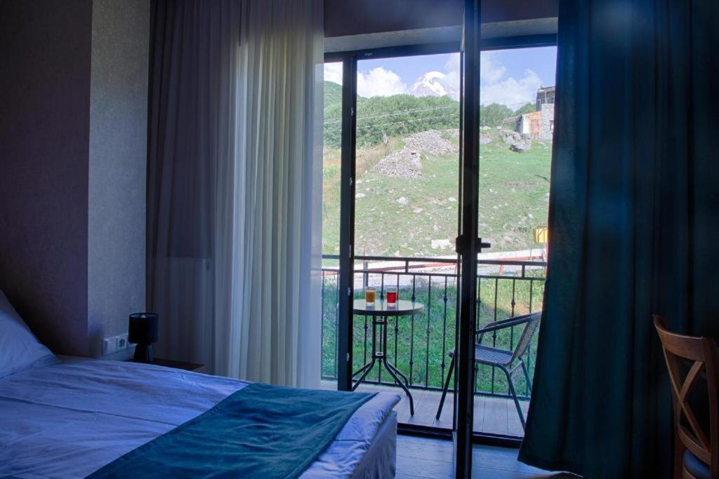 Hotel Geni Kazbegi Экстерьер фото